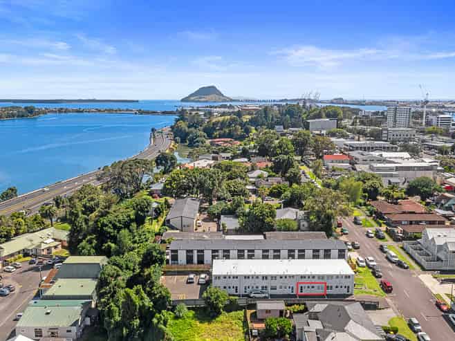 2/37 Selwyn Street, Tauranga