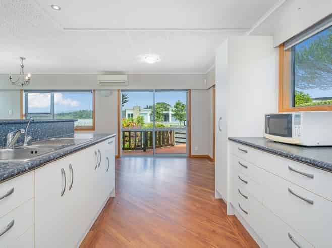53 Robinson Road, Whitianga
