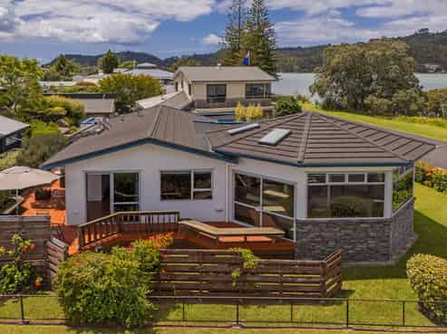 53 Robinson Road, Whitianga