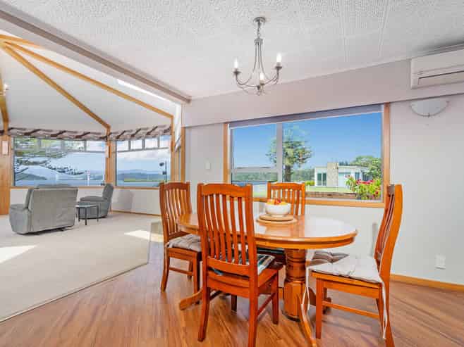 53 Robinson Road, Whitianga