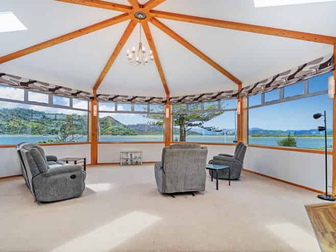 53 Robinson Road, Whitianga