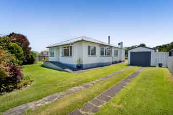 53 Domett Street, Opunake