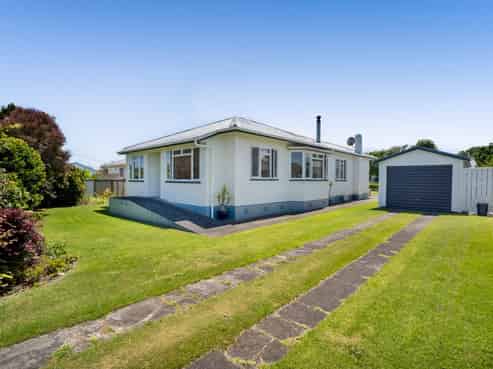 53 Domett Street, Opunake