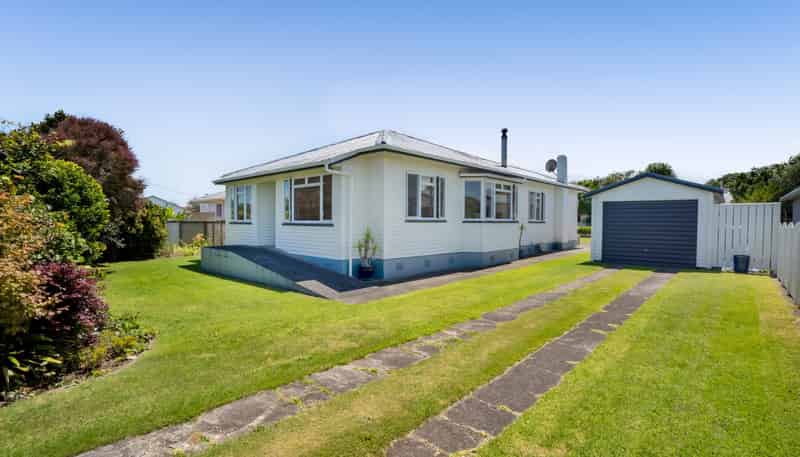 53 Domett Street, Opunake