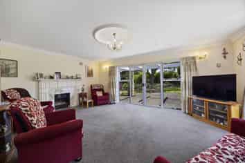 136 Bird Road, Stratford