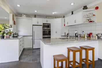 136 Bird Road, Stratford