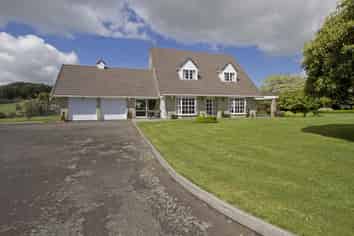 136 Bird Road, Stratford