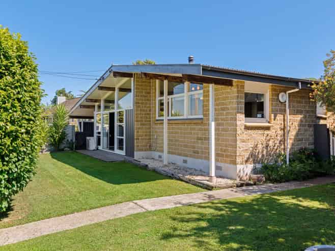 2 Collett Place, Riversdale