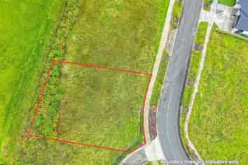 10 Awanui Road, Red Beach