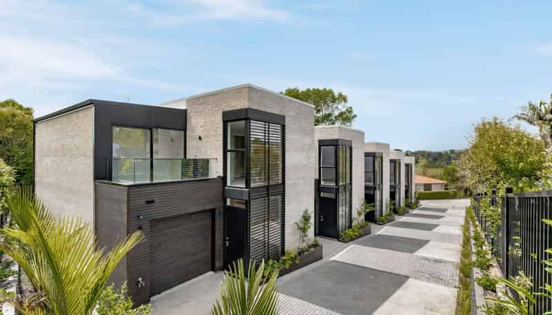 21E Arahia Street, Northcote