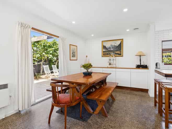 8a Wicklow Road, Narrow Neck, Devonport