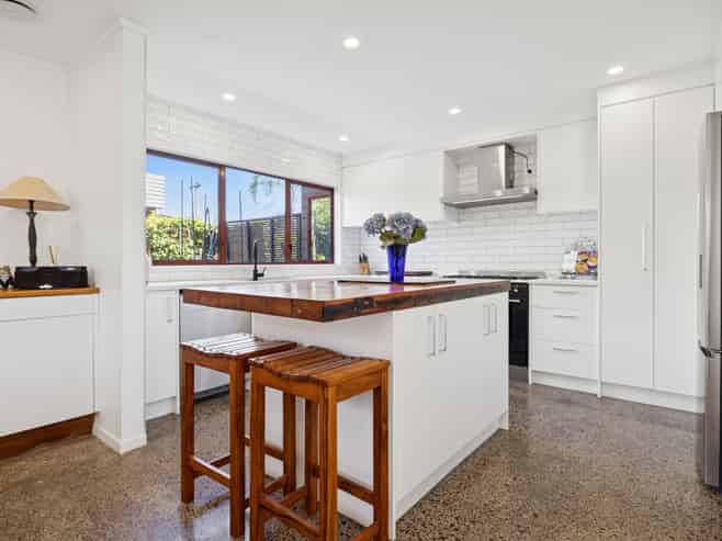 8a Wicklow Road, Narrow Neck, Devonport