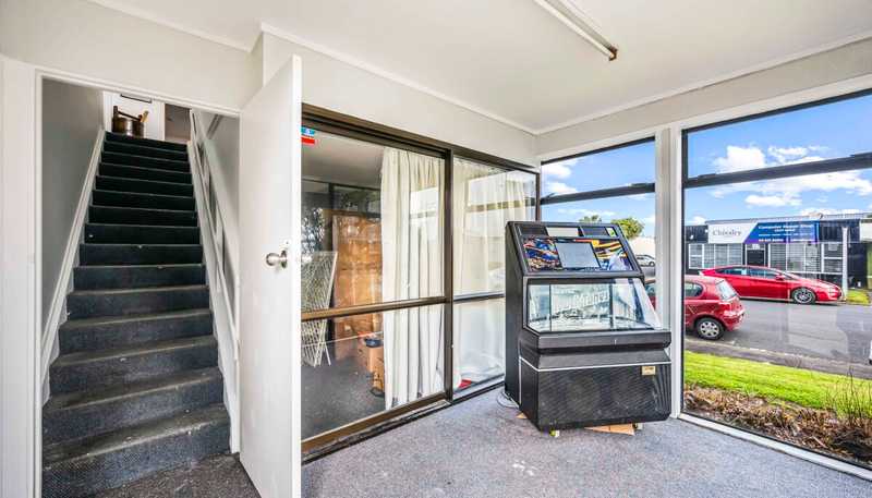 1/2 Westech Place, Glen Eden