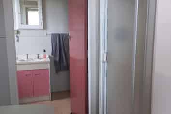 20 Pembroke Road East, Stratford