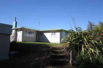 20 Pembroke Road East, Stratford