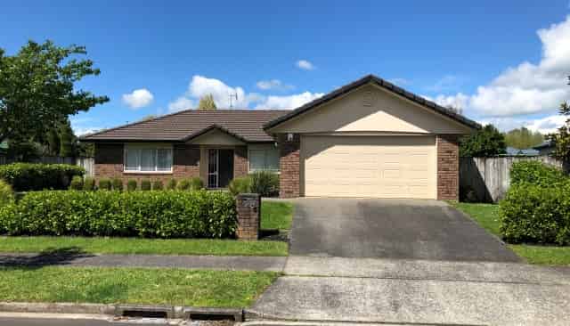 16 Gambia Grove, Flagstaff