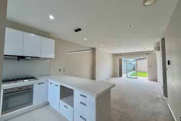 38 Pencaitland Drive, Flat Bush