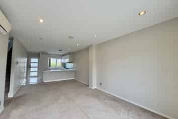 38 Pencaitland Drive, Flat Bush