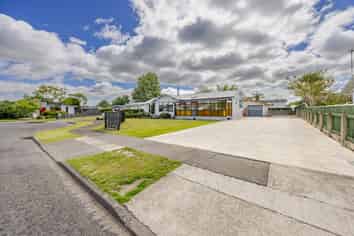 9 and 11 Willow Grove, Waipukurau