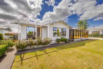 9 and 11 Willow Grove, Waipukurau