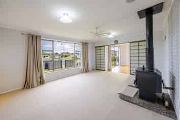 9 and 11 Willow Grove, Waipukurau