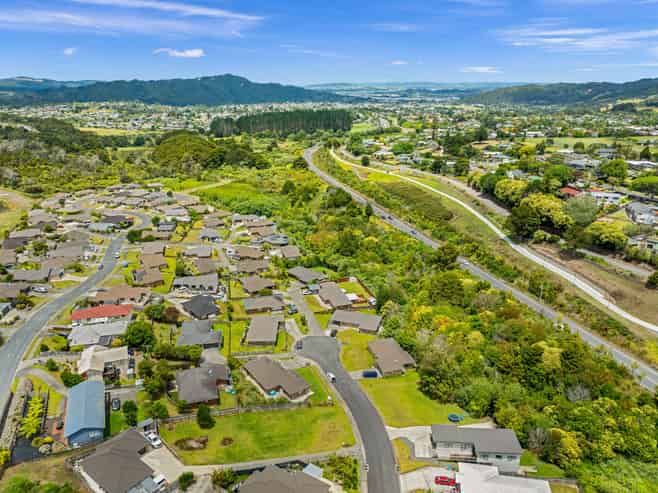 5 & 16 Cole Terrace, Kamo