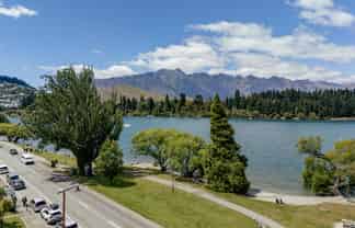 20M/26 Lake Esplanade, Queenstown