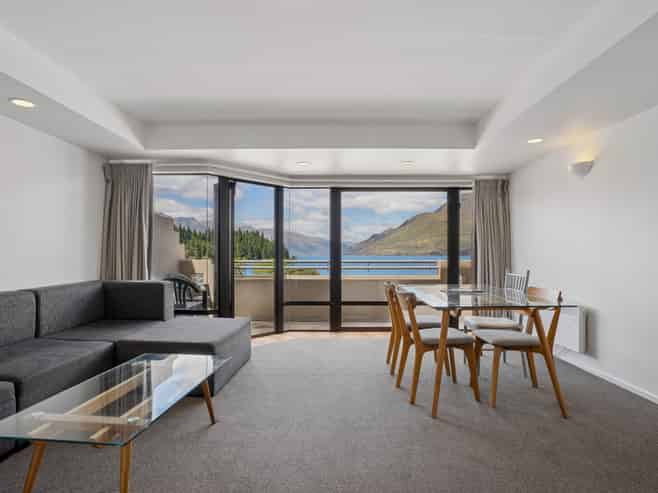 20M/26 Lake Esplanade, Queenstown