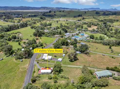 37 Valley View Road, Otaika