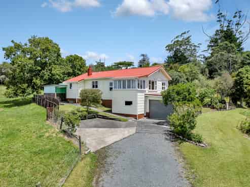 37 Valley View Road, Otaika