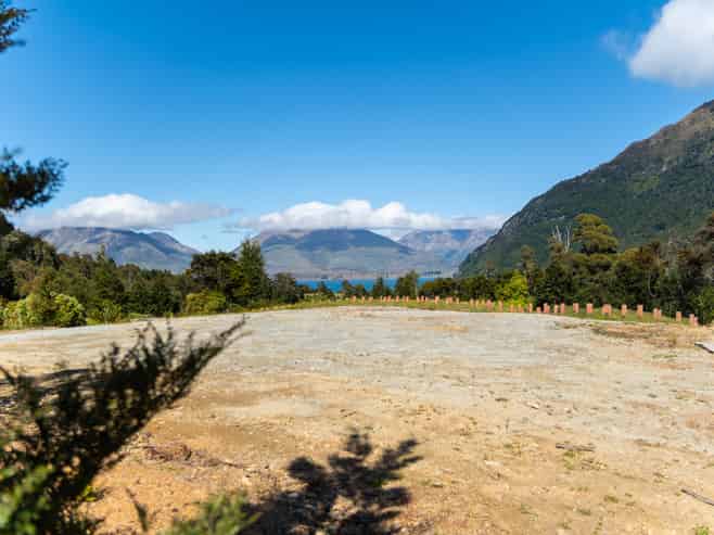 19 Peregrine Falcon Road, Queenstown