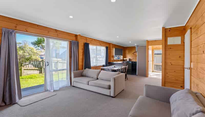 2 Dimock Street, Titahi Bay