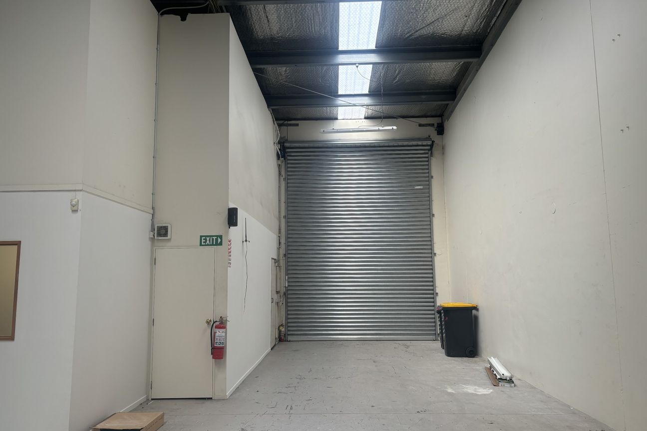 Modernised industrial unit - Vista 4