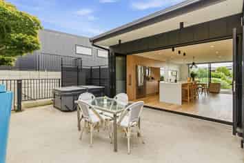 3/2 Clayton Street, Saint Clair