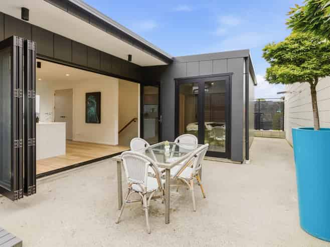 3/2 Clayton Street, Saint Clair