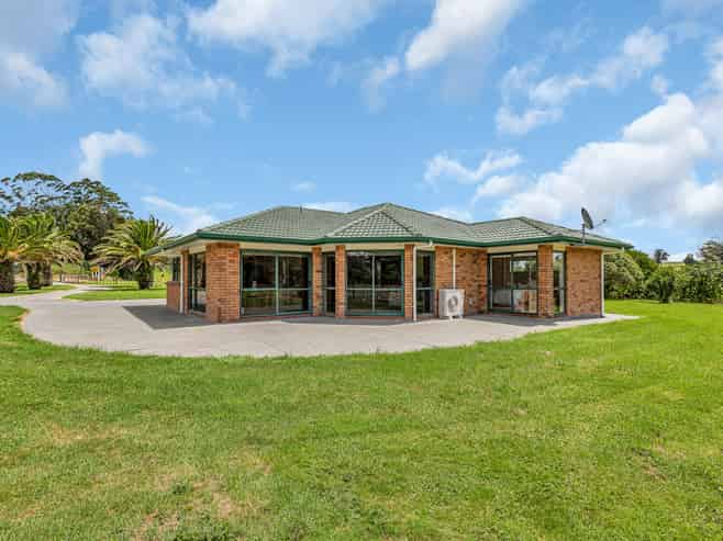 112 Maungakaramea Road, Puwera