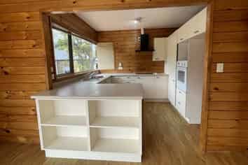 2/24 Bernie Edwards Place, Botany Downs