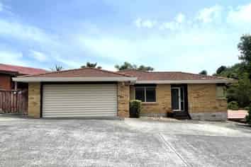 2/24 Bernie Edwards Place, Botany Downs