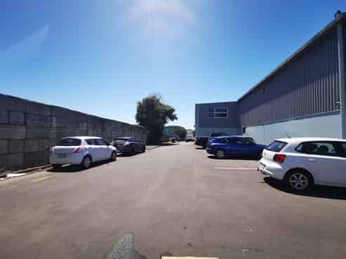 Albany approximately 480sqm industrial/showroom