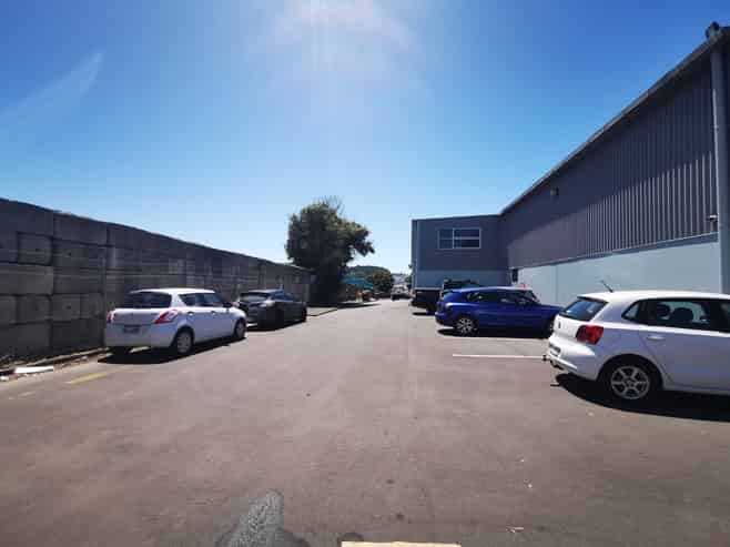 Albany approximately 480sqm industrial/showroom