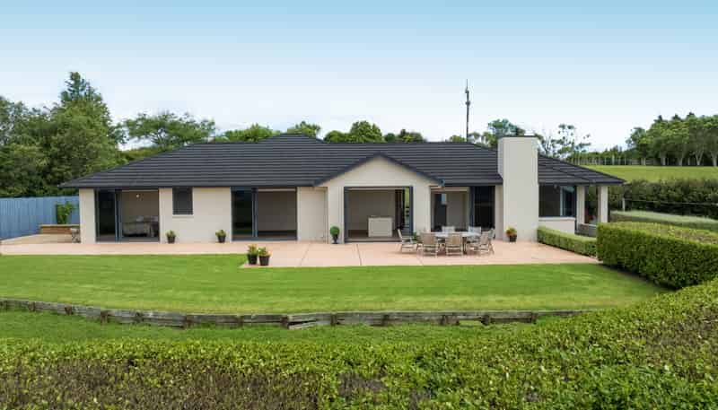 5 Medhurst Road, Bombay