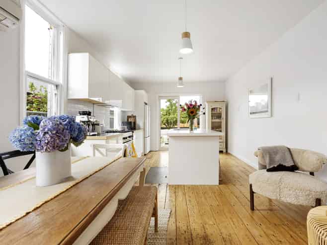 50 Albert Street, Saint Clair