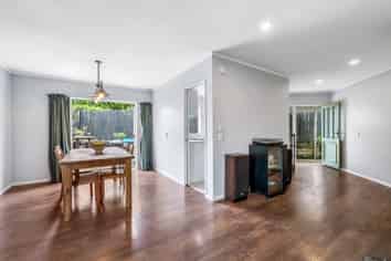 12 Brookesmith Drive, Waiuku