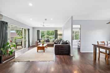 12 Brookesmith Drive, Waiuku