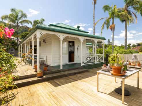 707 Sealey Street, Thames