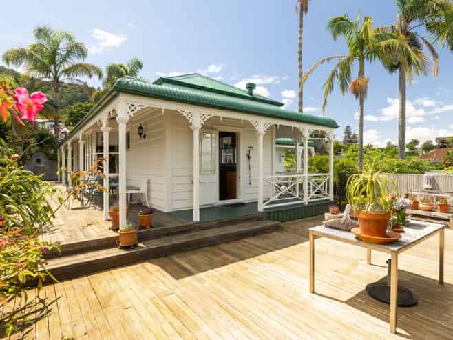 707 Sealey Street, Thames