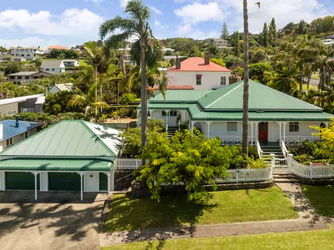 707 Sealey Street, Thames