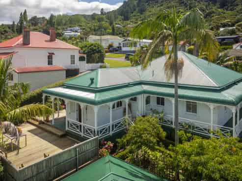 707 Sealey Street, Thames