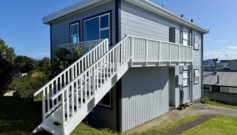 A (top/23 Maple Grove, Kingston