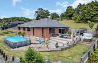 16 Catherin Servant Close, Maunu